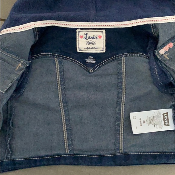 Levi’s crop jean jacket - Picture 2 of 3